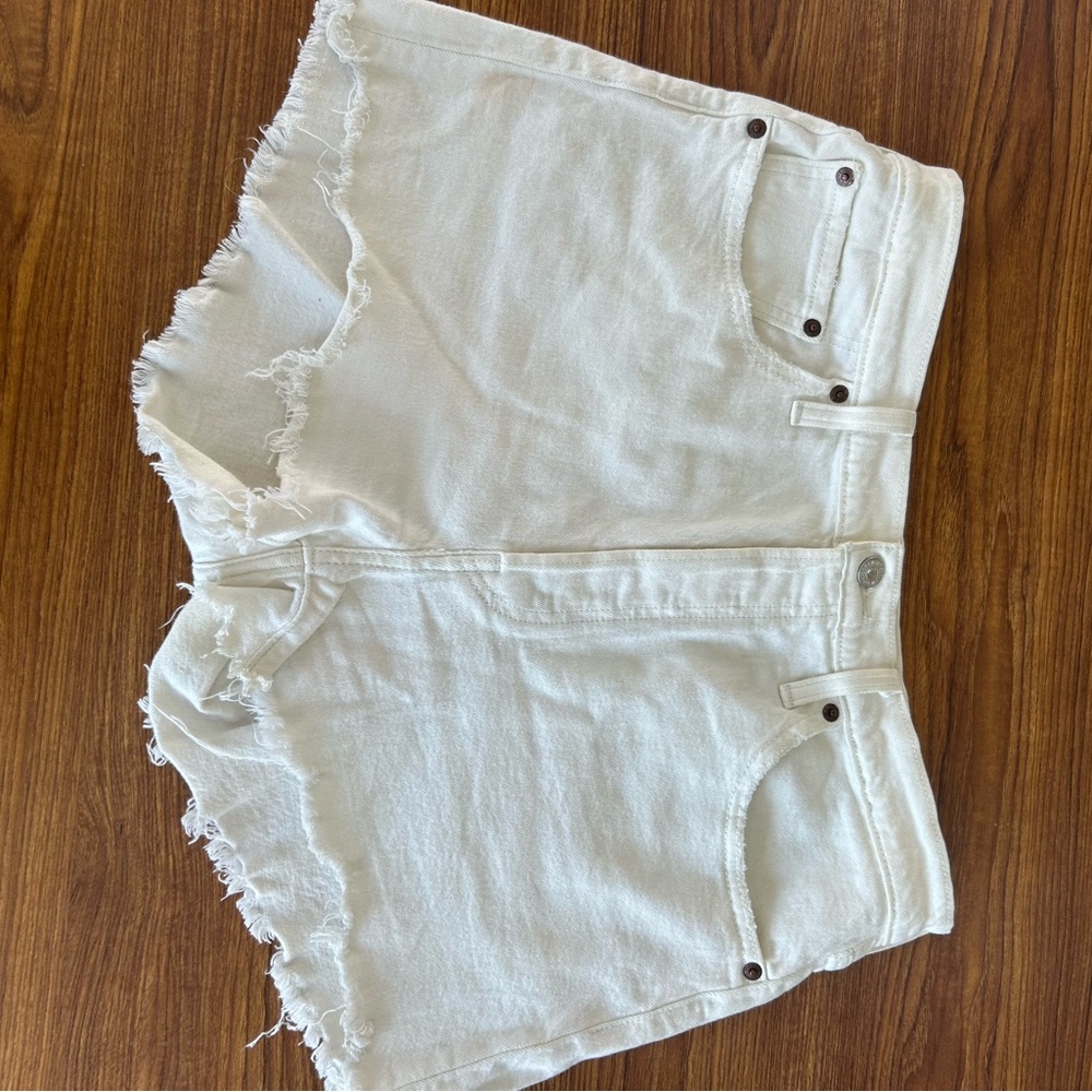 Levi cut off shorts